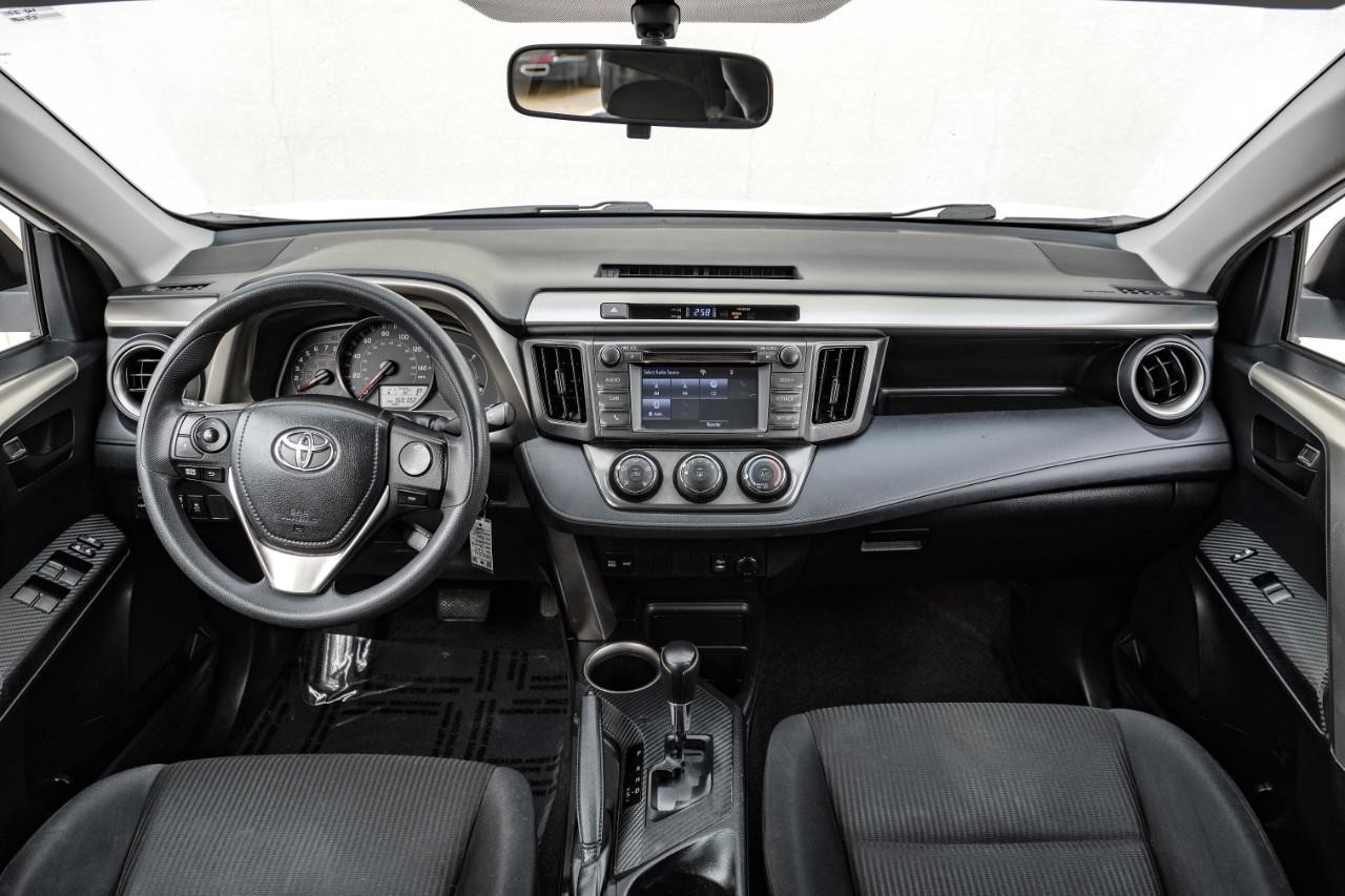 Toyota RAV4 Vehicle Main Gallery Image 14