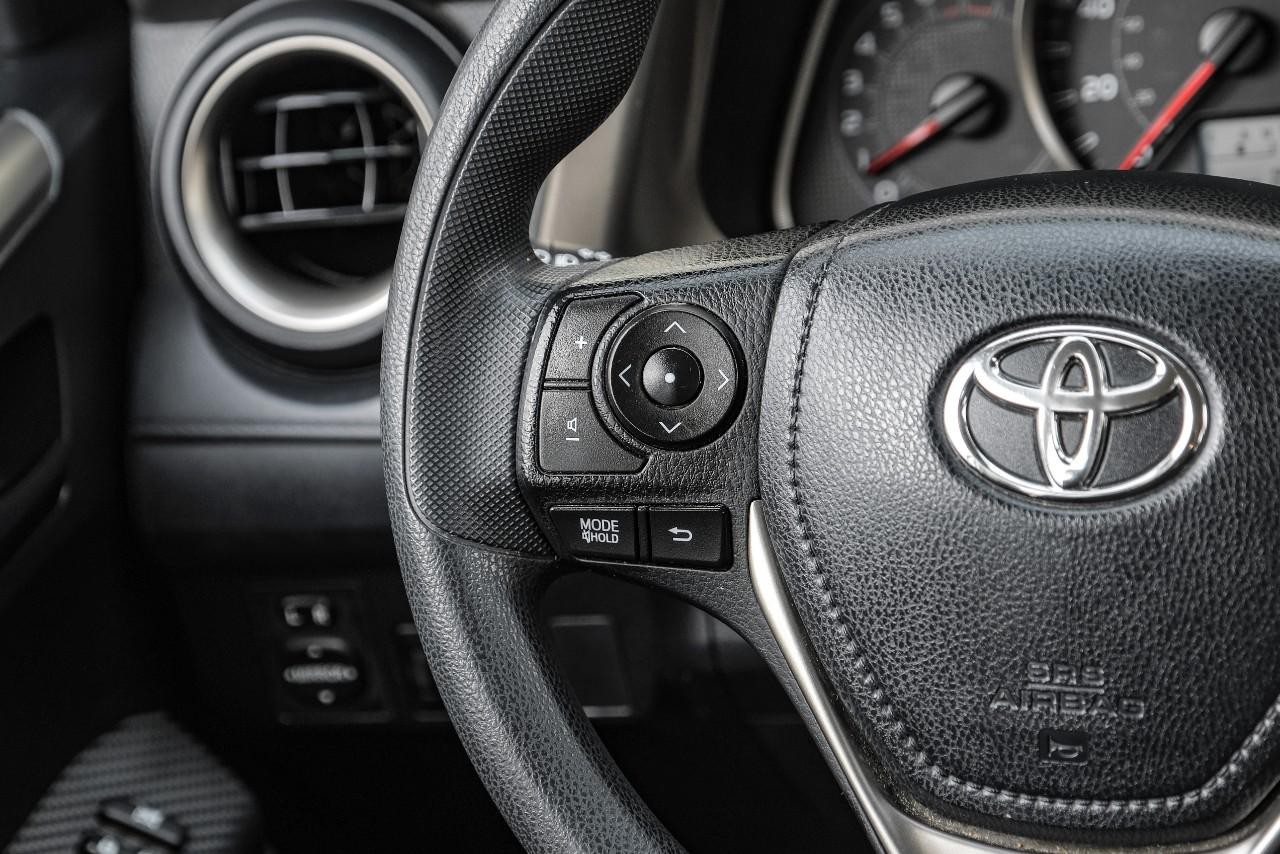 Toyota RAV4 Vehicle Main Gallery Image 15
