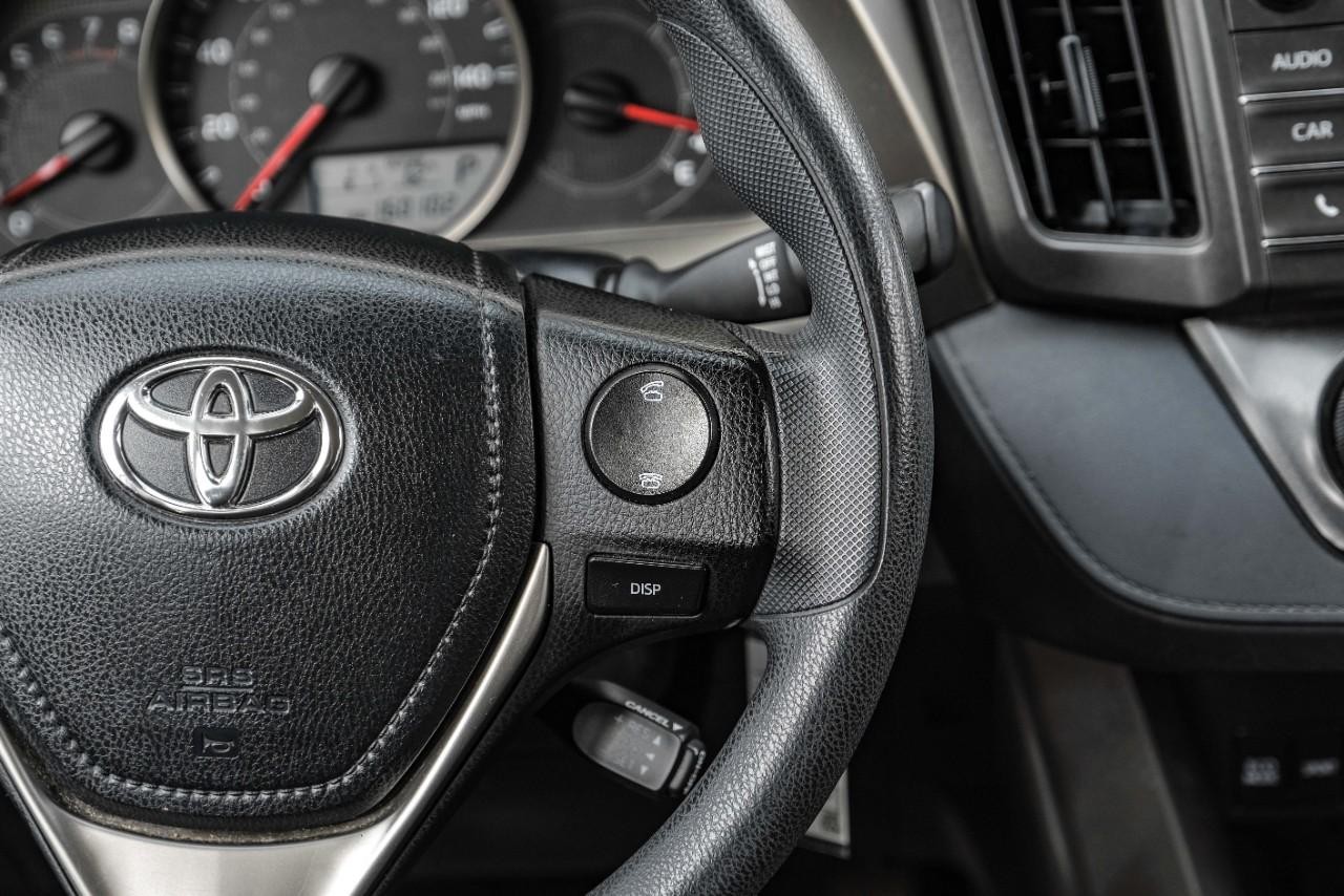 Toyota RAV4 Vehicle Main Gallery Image 16