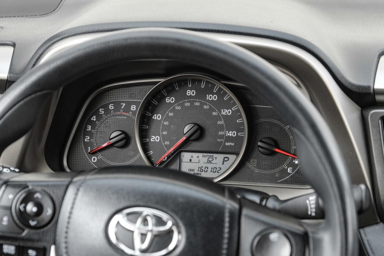 Toyota RAV4 Vehicle Main Gallery Image 17