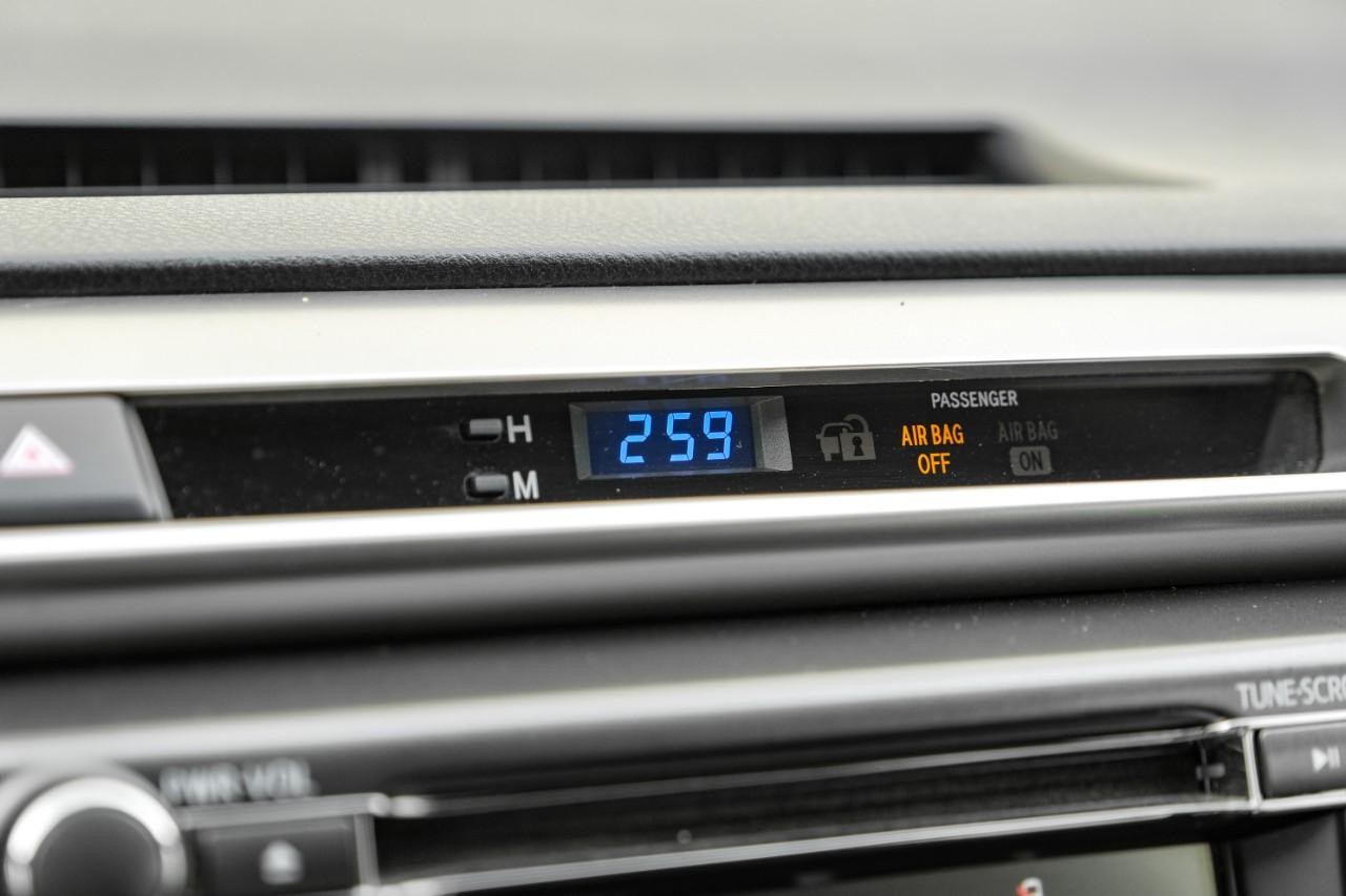 Toyota RAV4 Vehicle Main Gallery Image 23