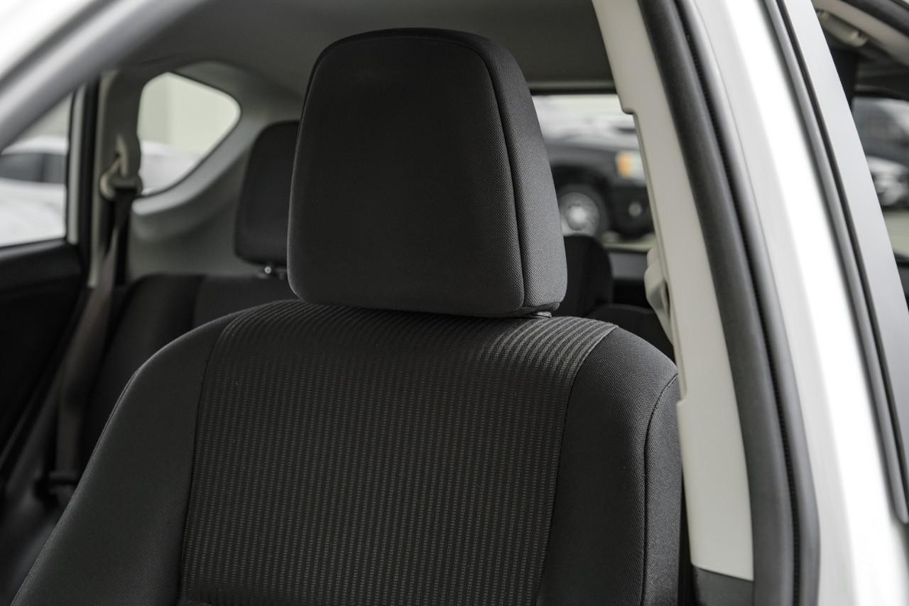Toyota RAV4 Vehicle Main Gallery Image 25