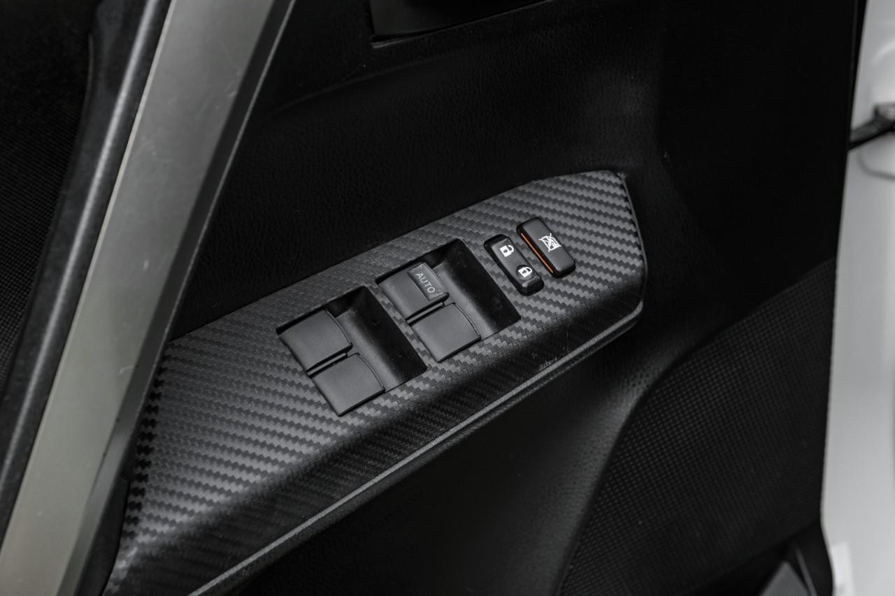 Toyota RAV4 Vehicle Main Gallery Image 35