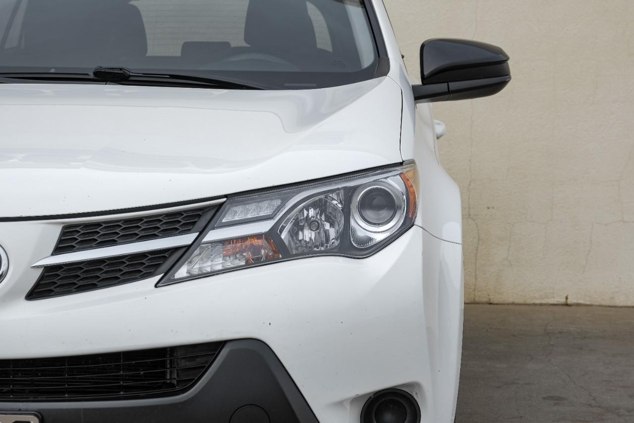 Toyota RAV4 Vehicle Main Gallery Image 39