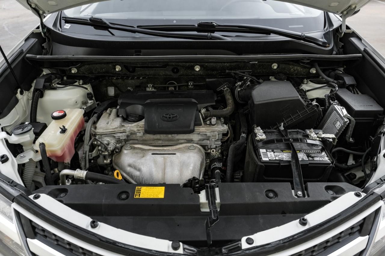 Toyota RAV4 Vehicle Main Gallery Image 42