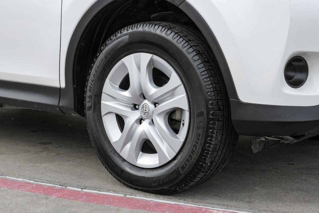 Toyota RAV4 Vehicle Main Gallery Image 45