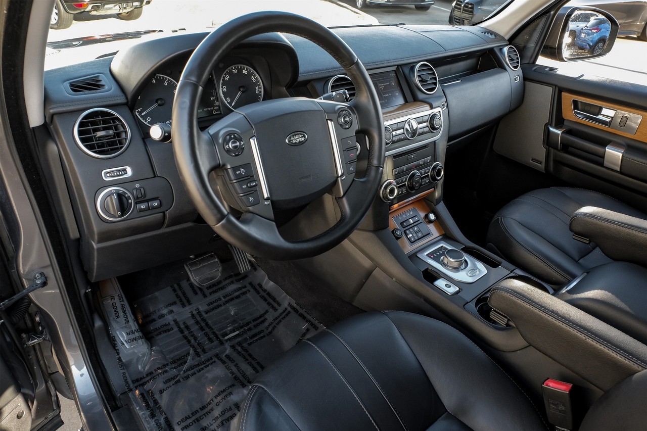 Land Rover LR4 Vehicle Main Gallery Image 03