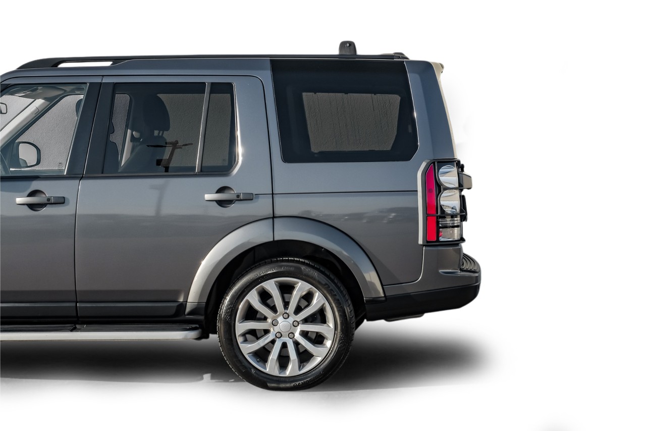 Land Rover LR4 Vehicle Main Gallery Image 14