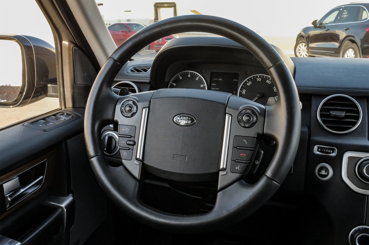 Land Rover LR4 Vehicle Main Gallery Image 19