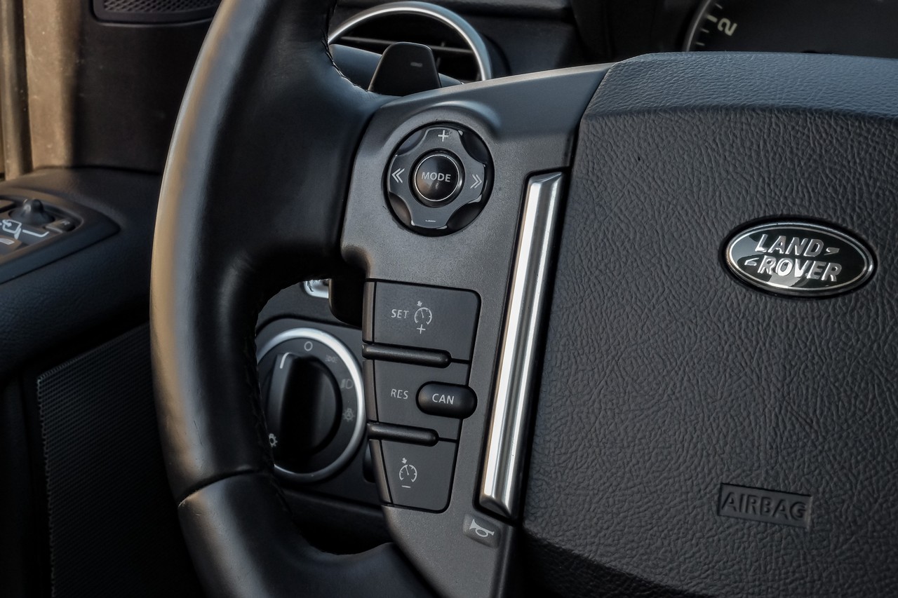 Land Rover LR4 Vehicle Main Gallery Image 20