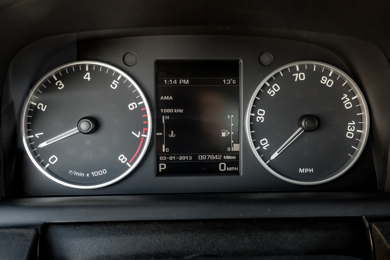 Land Rover LR4 Vehicle Main Gallery Image 22