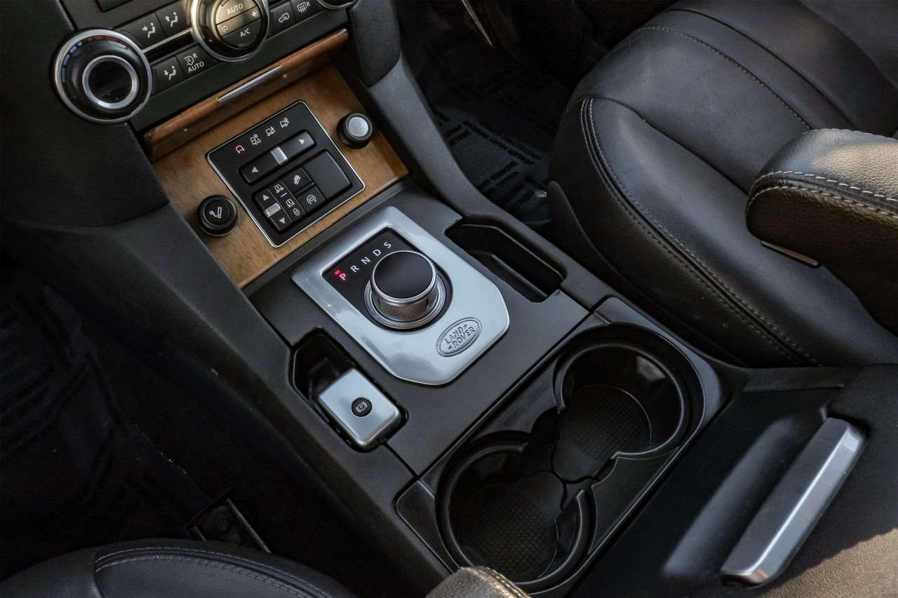 Land Rover LR4 Vehicle Main Gallery Image 25