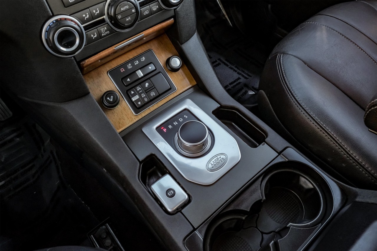 Land Rover LR4 Vehicle Main Gallery Image 26