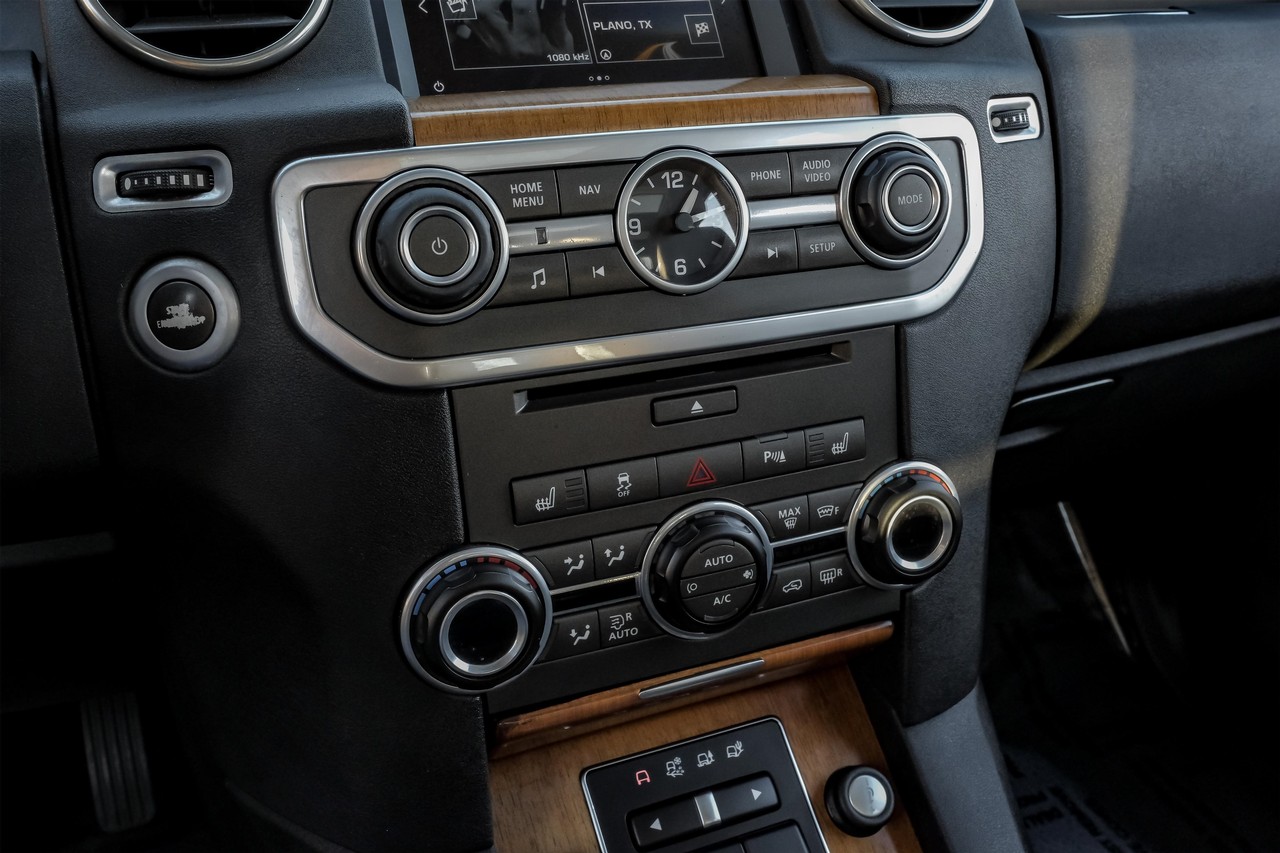 Land Rover LR4 Vehicle Main Gallery Image 28