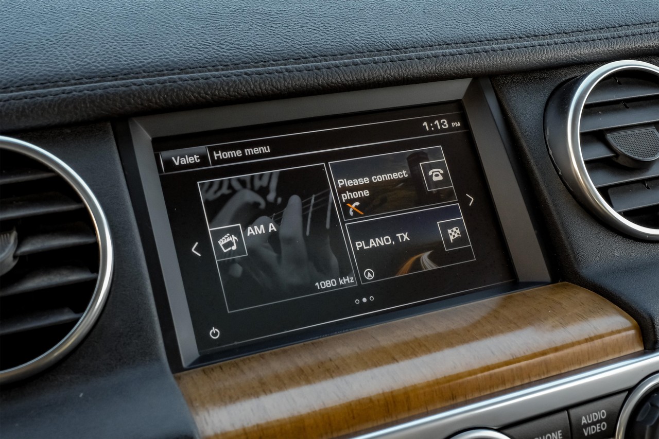 Land Rover LR4 Vehicle Main Gallery Image 32