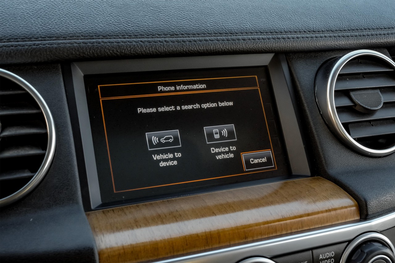 Land Rover LR4 Vehicle Main Gallery Image 33