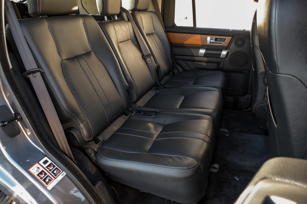 Land Rover LR4 Vehicle Main Gallery Image 39