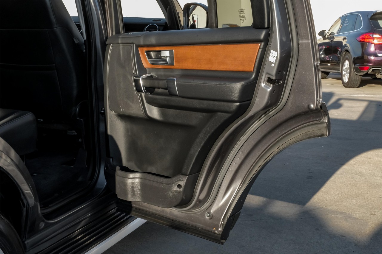 Land Rover LR4 Vehicle Main Gallery Image 48