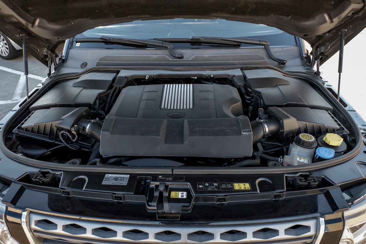Land Rover LR4 Vehicle Main Gallery Image 52