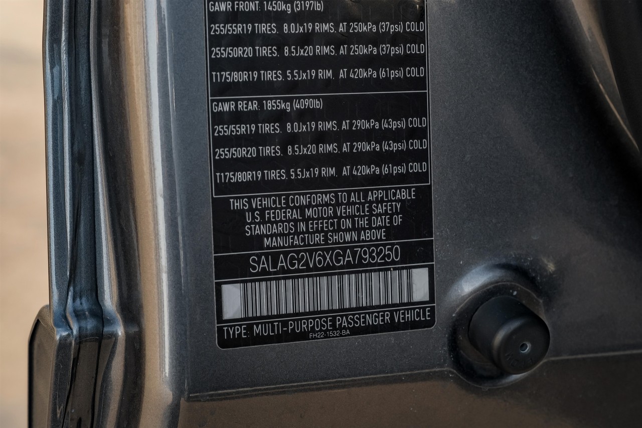 Land Rover LR4 Vehicle Main Gallery Image 61