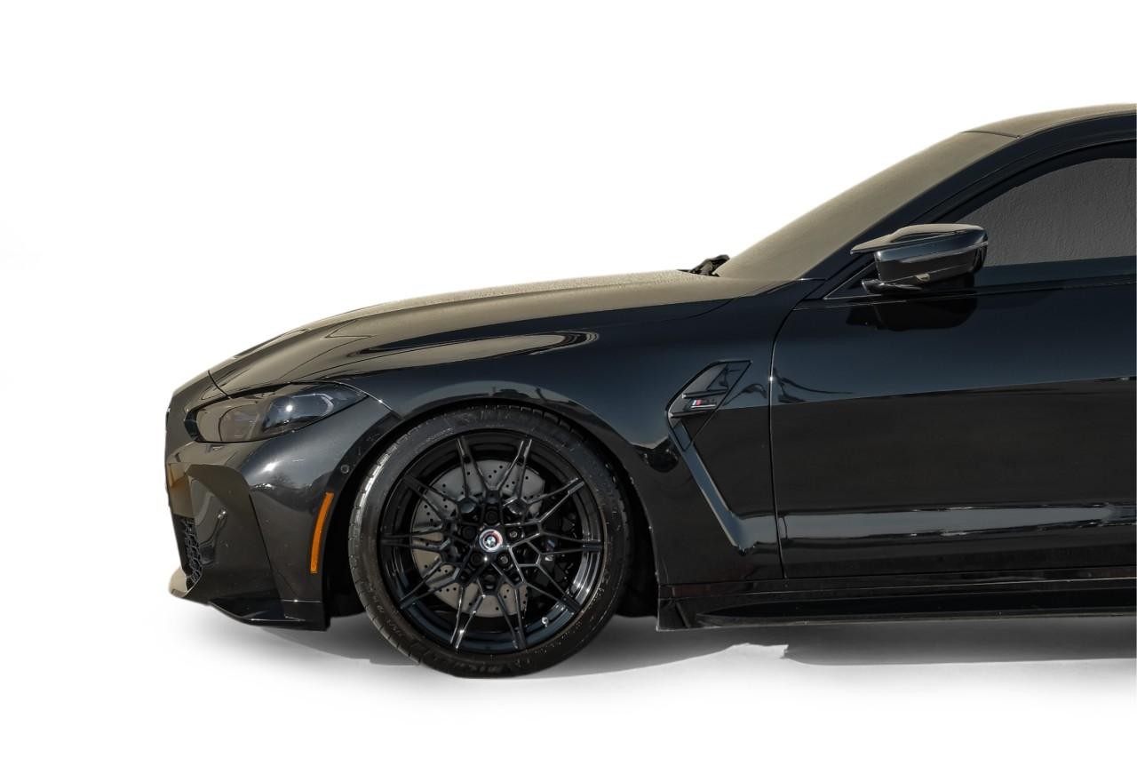 BMW M4 Vehicle Main Gallery Image 12