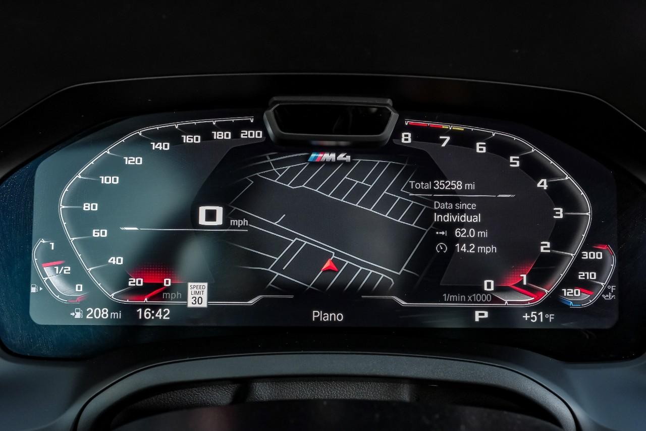 BMW M4 Vehicle Main Gallery Image 18
