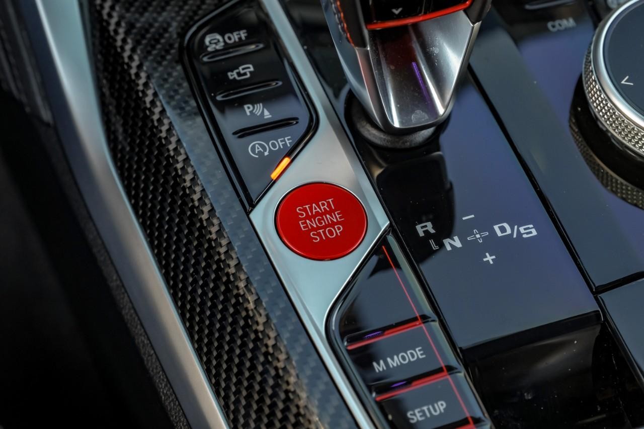 BMW M4 Vehicle Main Gallery Image 20