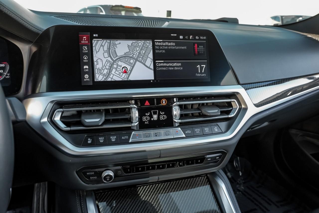 BMW M4 Vehicle Main Gallery Image 25