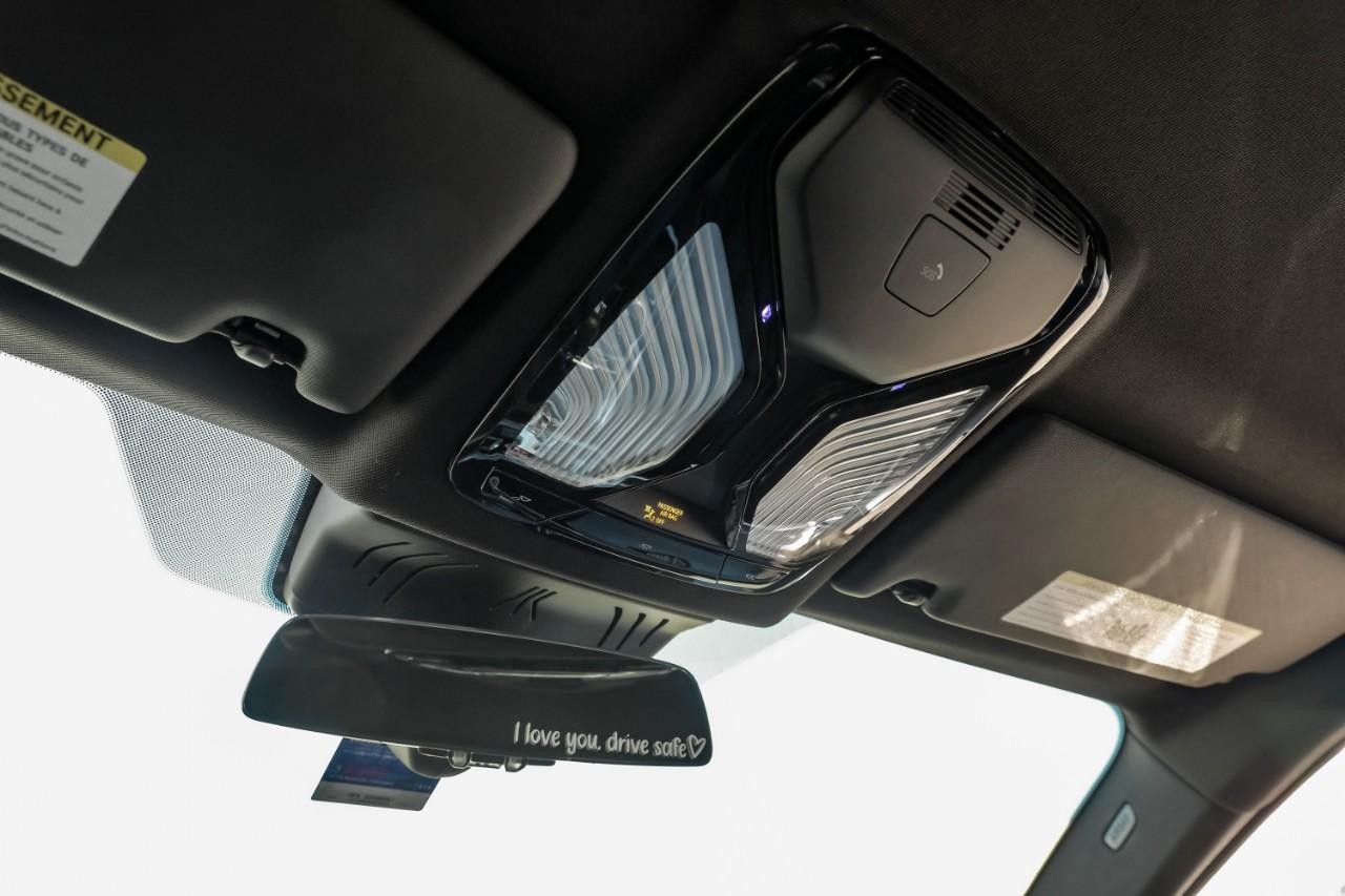 BMW M4 Vehicle Main Gallery Image 33