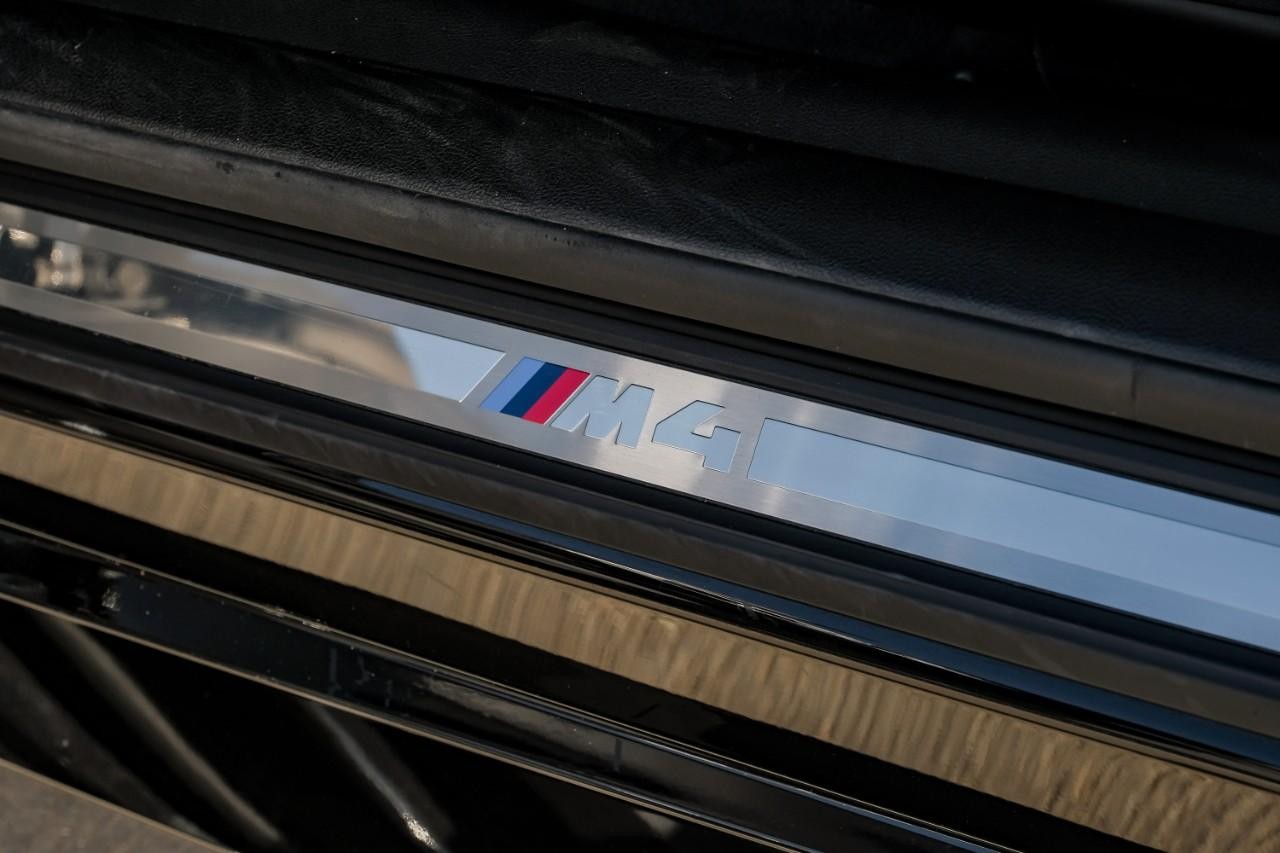 BMW M4 Vehicle Main Gallery Image 35