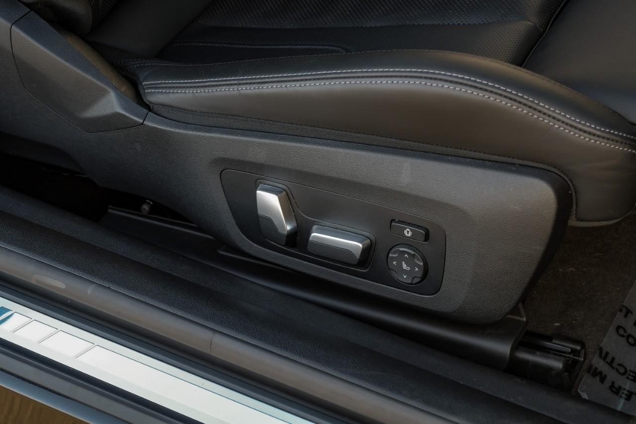 BMW M4 Vehicle Main Gallery Image 37