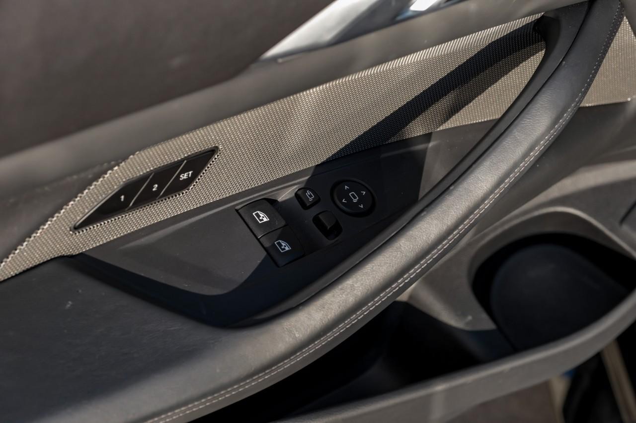 BMW M4 Vehicle Main Gallery Image 43
