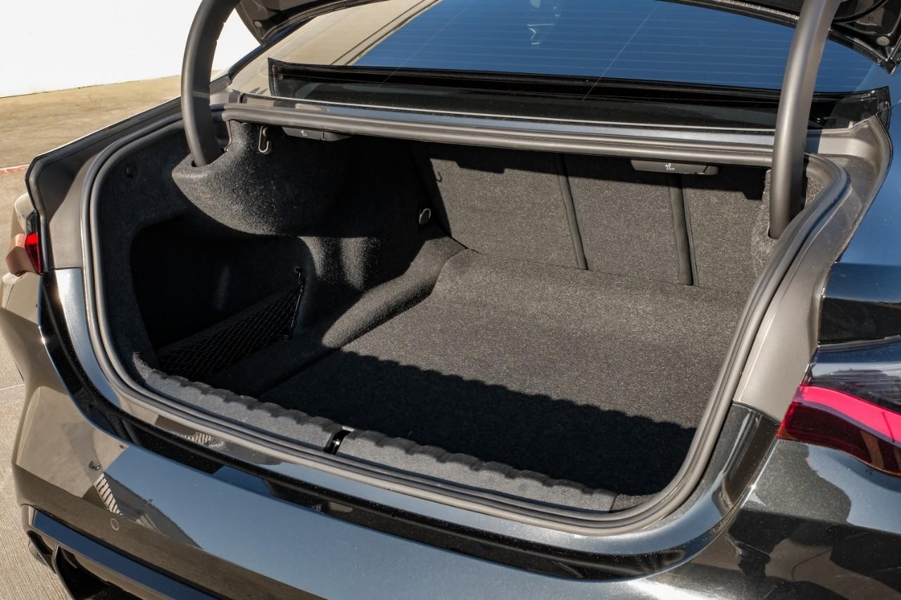 BMW M4 Vehicle Main Gallery Image 53
