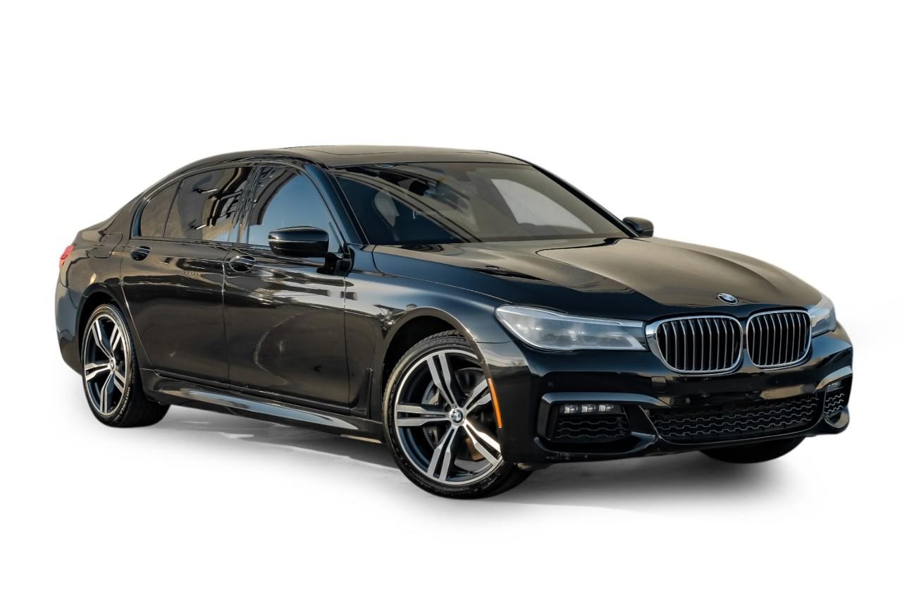BMW 750i xDrive Vehicle Main Gallery Image 07