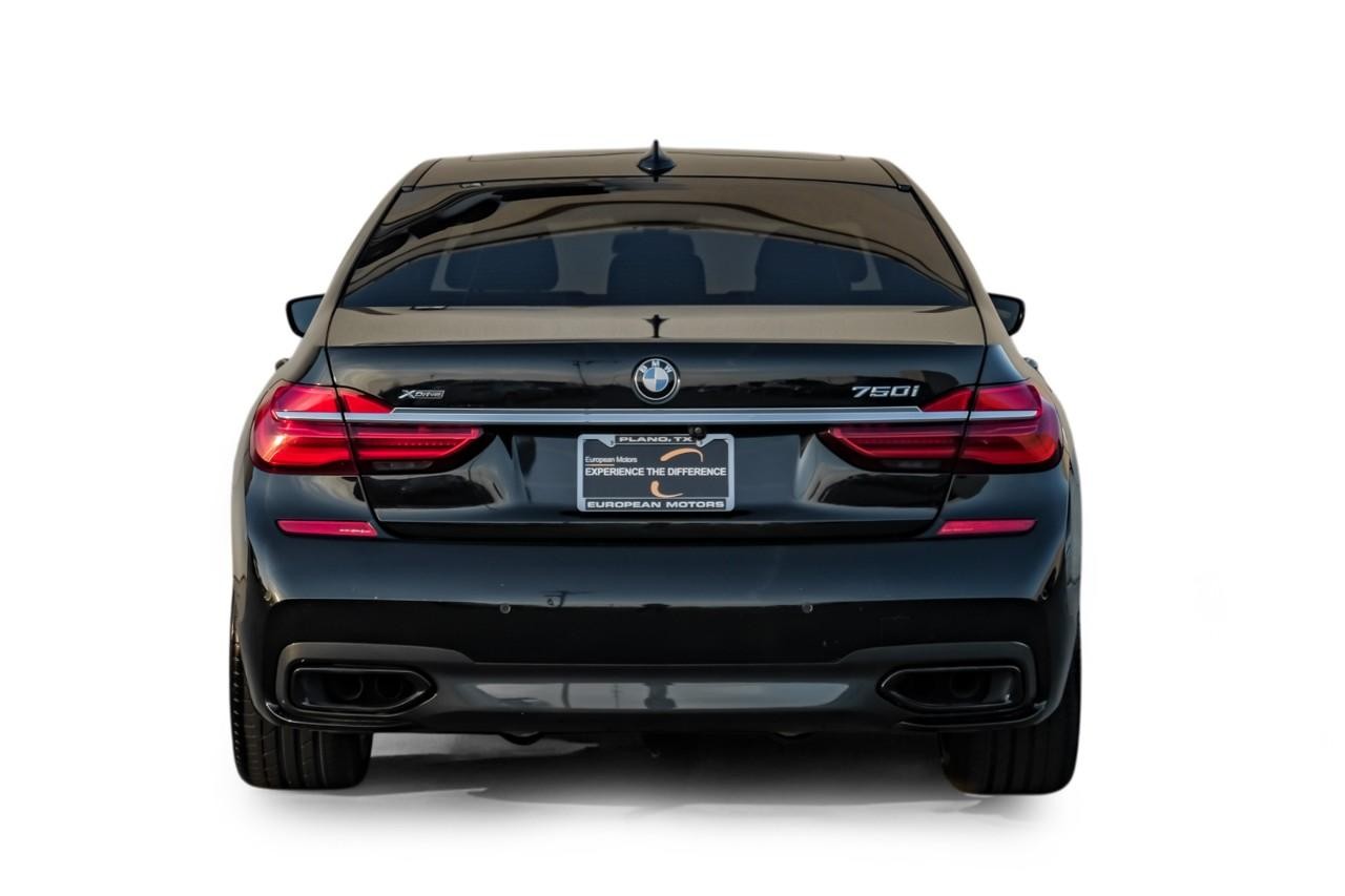 BMW 750i xDrive Vehicle Main Gallery Image 10