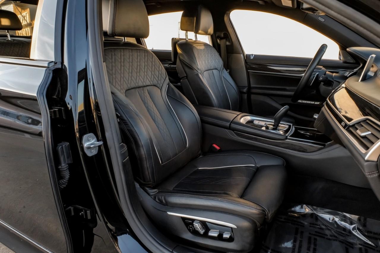 BMW 750i xDrive Vehicle Main Gallery Image 39