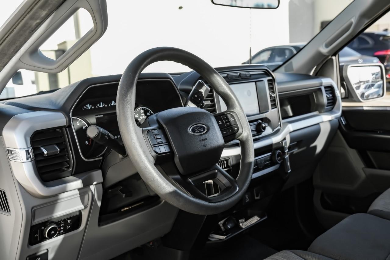 Ford F-150 Vehicle Main Gallery Image 03