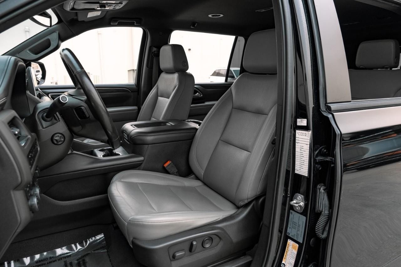 Chevrolet Suburban Vehicle Main Gallery Image 04