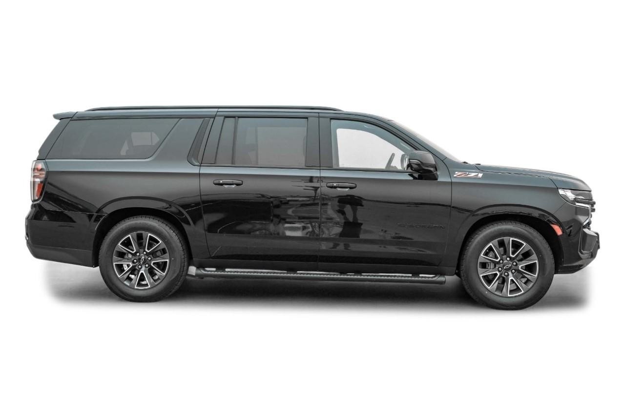 Chevrolet Suburban Vehicle Main Gallery Image 07