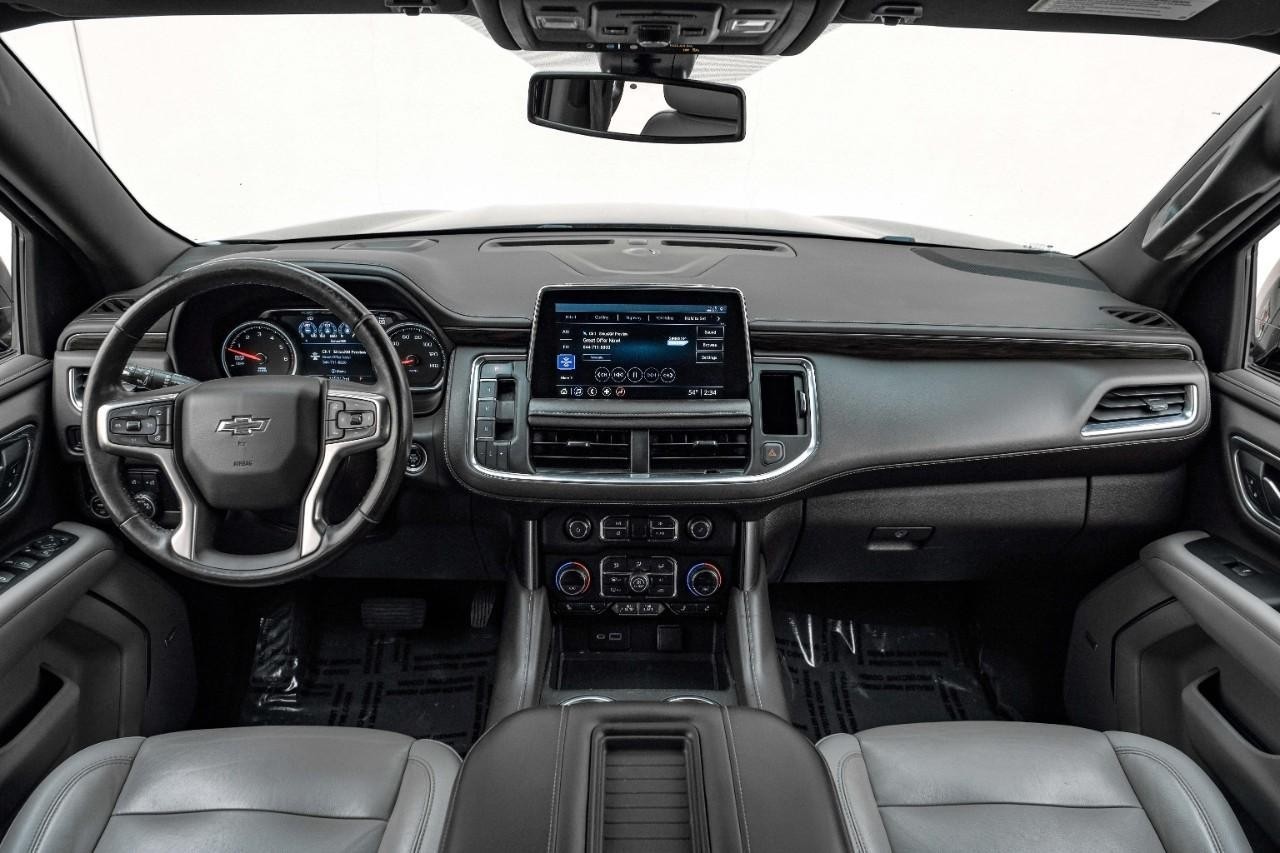 Chevrolet Suburban Vehicle Main Gallery Image 14