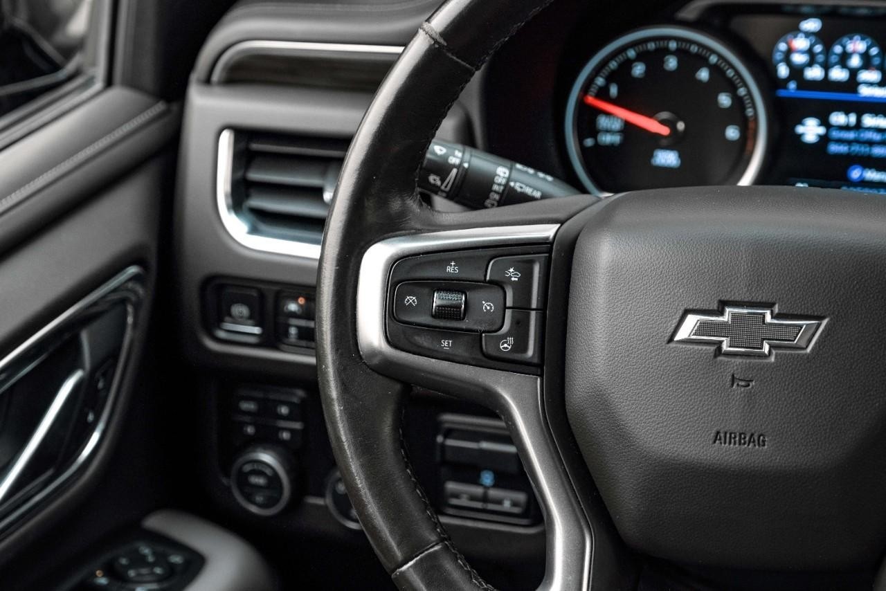 Chevrolet Suburban Vehicle Main Gallery Image 15