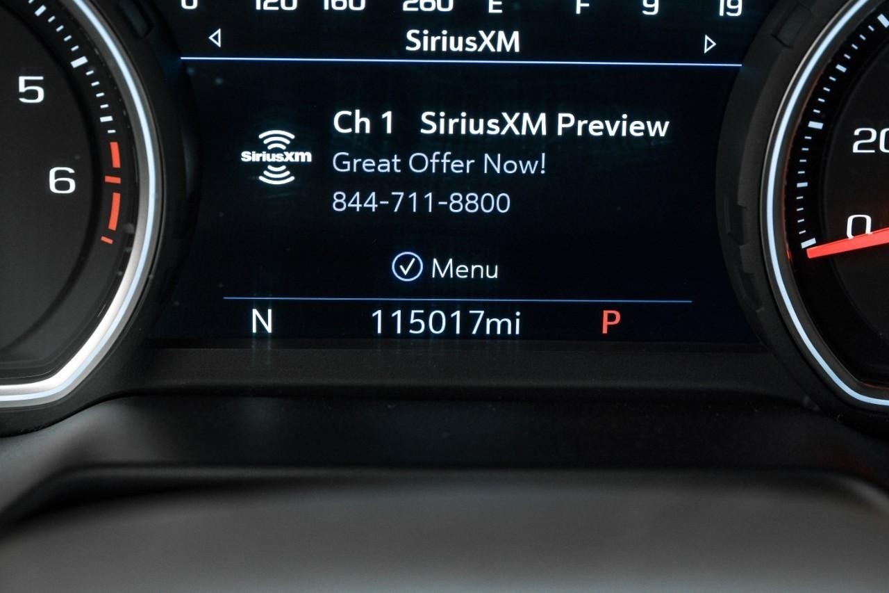 Chevrolet Suburban Vehicle Main Gallery Image 19