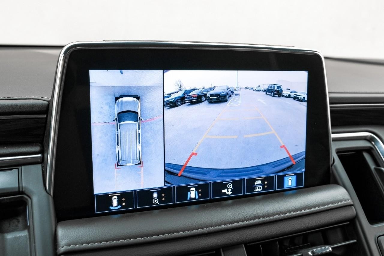 Chevrolet Suburban Vehicle Main Gallery Image 21