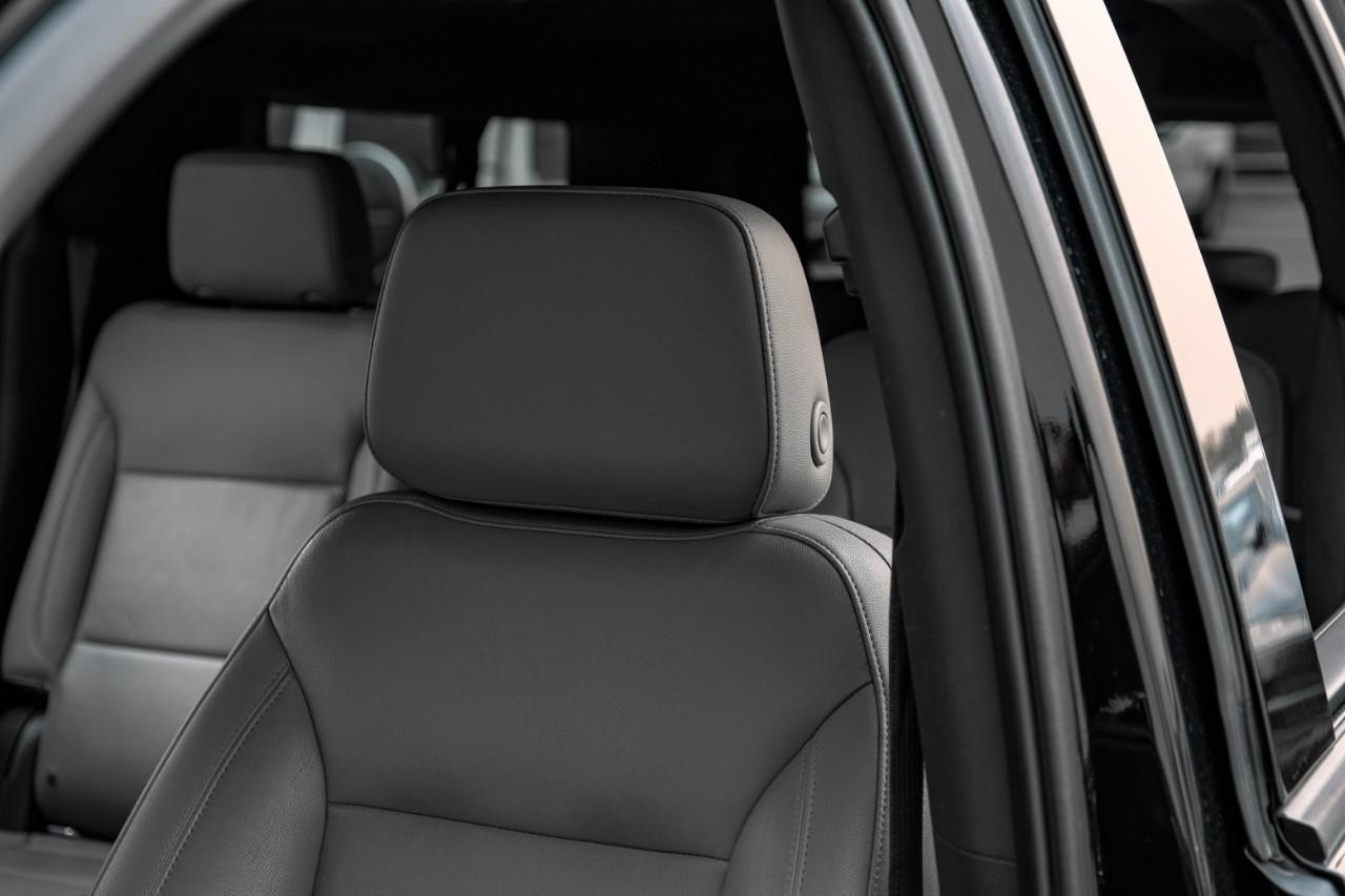 Chevrolet Suburban Vehicle Main Gallery Image 28
