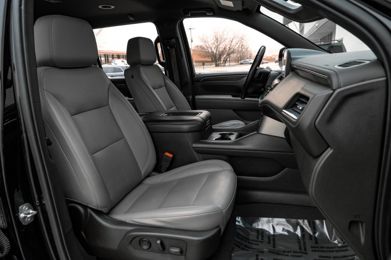 Chevrolet Suburban Vehicle Main Gallery Image 30