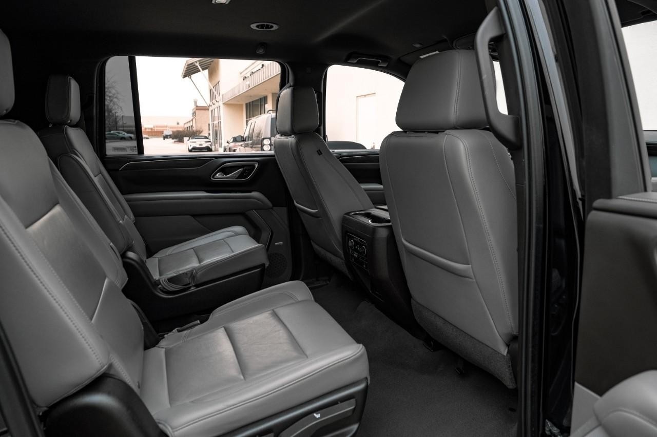 Chevrolet Suburban Vehicle Main Gallery Image 32