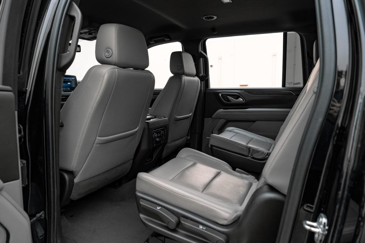 Chevrolet Suburban Vehicle Main Gallery Image 33