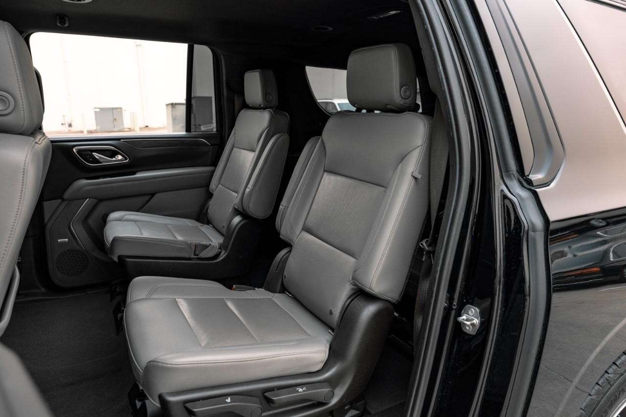 Chevrolet Suburban Vehicle Main Gallery Image 34