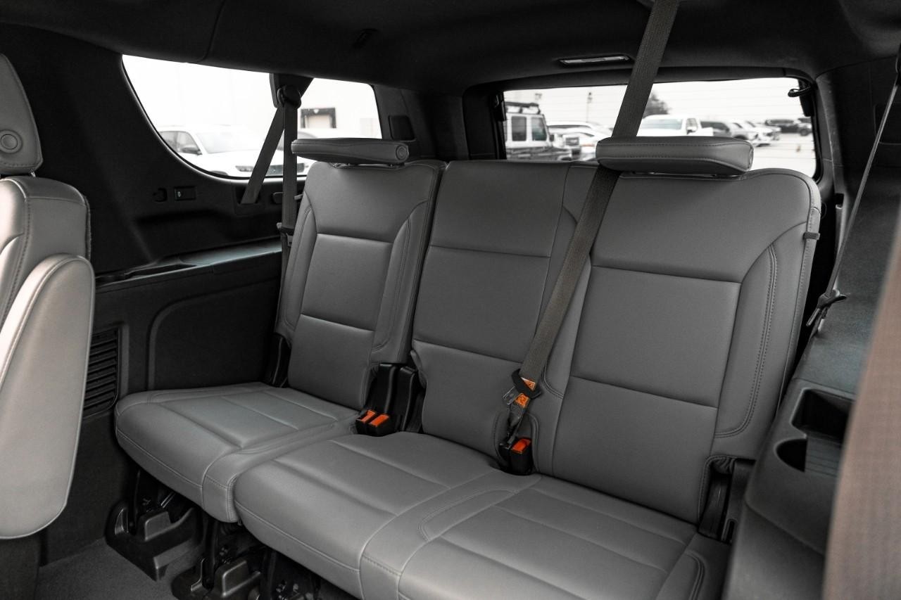 Chevrolet Suburban Vehicle Main Gallery Image 35