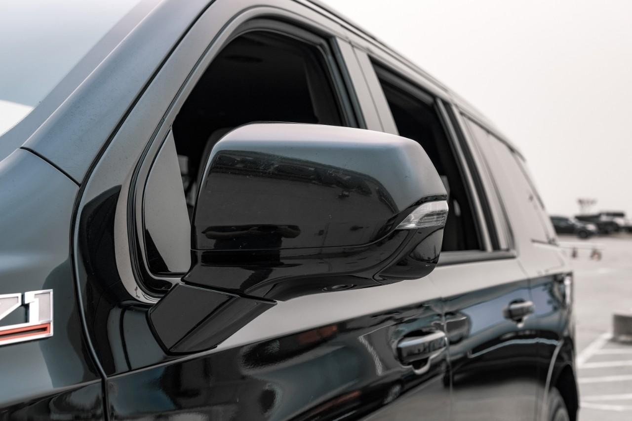 Chevrolet Suburban Vehicle Main Gallery Image 38